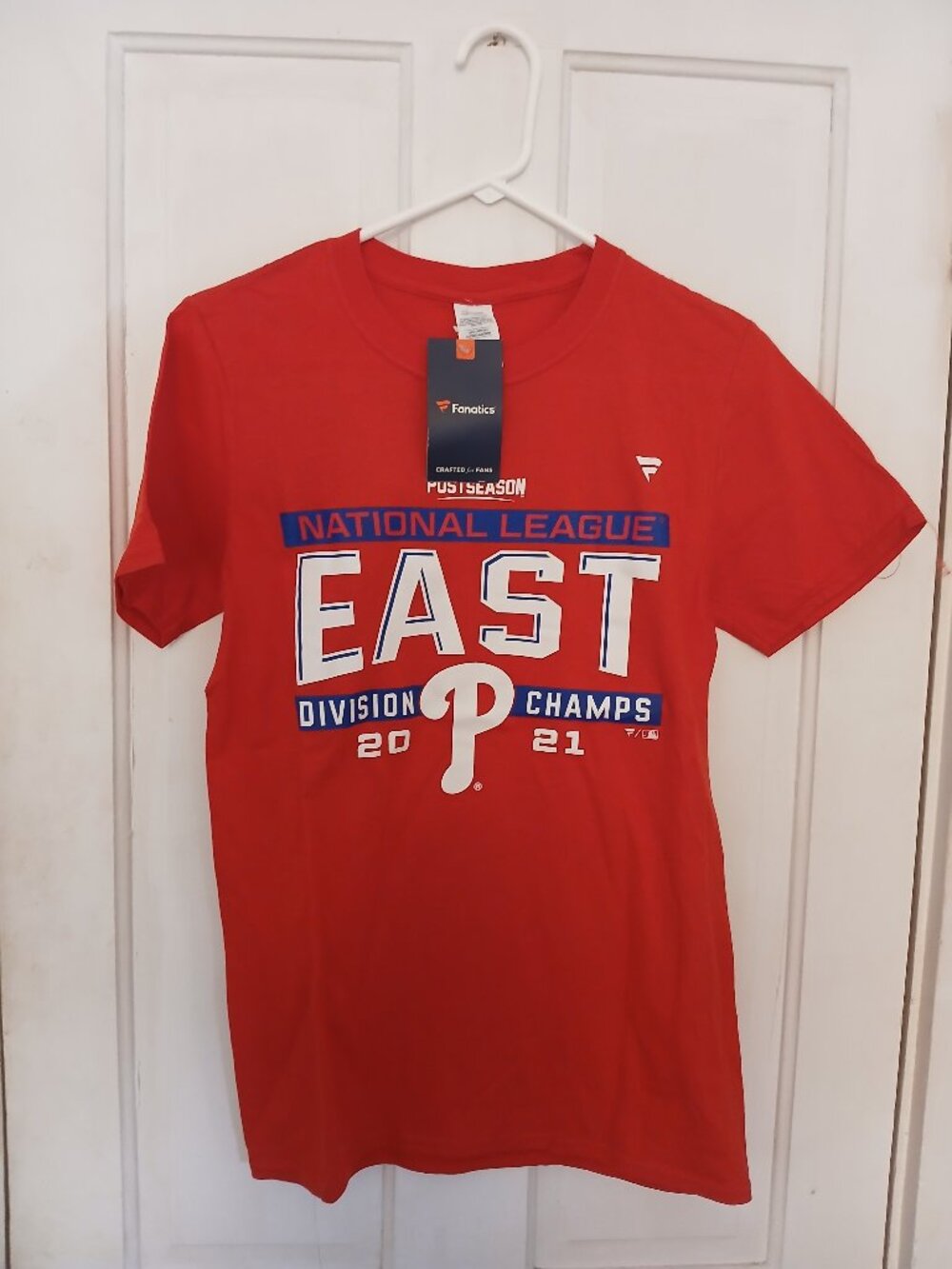 Philadelphia Phillies East Divison Champs MLB Red T-Shirt by Fanatics Small